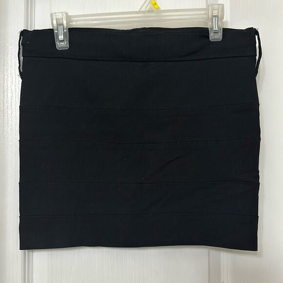 2B clothing black mini skirt size L - Picture 1 of 3